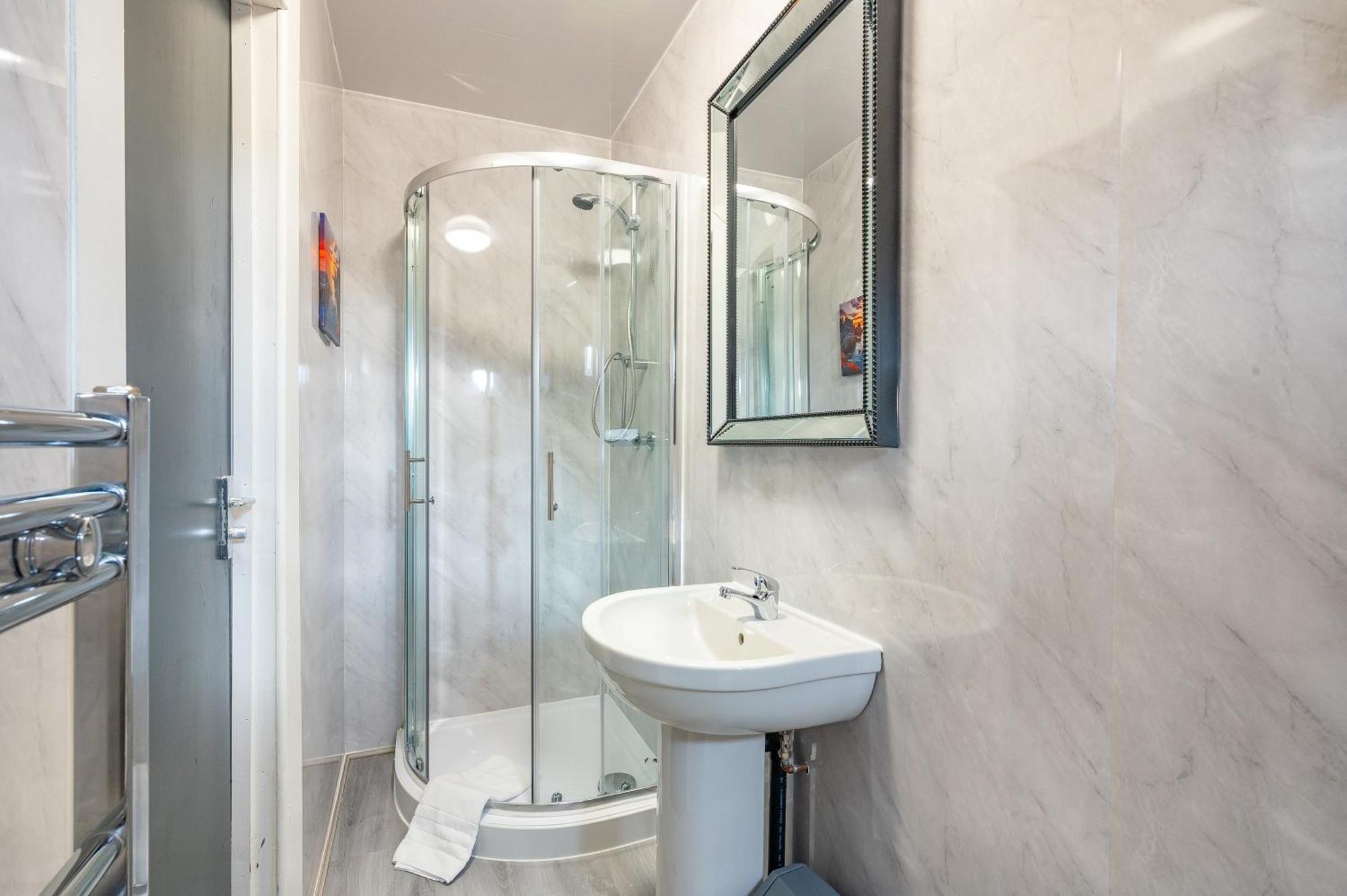 *Rc246*For Your Relaxed & Cosy Stay + Free Parking Leeds  Exterior photo